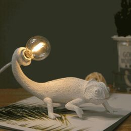 Lampade da tavolo Nordic Lizard Lampada Moderna Carino LED Resina Animale Chameleon Night Light Bedroom Bedroom Soggiorno Home Decor Apparecchi