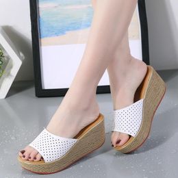 Slippers 2021 Summer Women Flat Sandals Shoes Slides Beach Platform Slip-on Round Toe White Flip Flops Female 8118