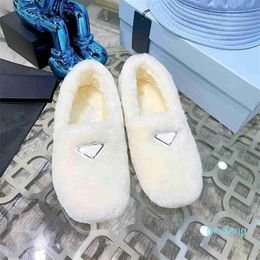 2022 Designer Women Wool Slippers Plush Triangle Metal P Solid Color Flip Flop Winter Warm Original Rubber Non-slip Bottom Cloudbust Sheep 6