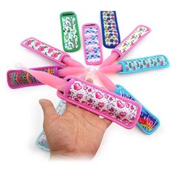 Neoprenis-Eiscreme-Werkzeuge Popsicle-Ärmeln isoliert einfrieren Icypole-Halter für Kinder Sommerkaktus, Sonnenblume, Hund, Krawatten-Farbstoff 15 Farben