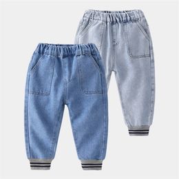 Baby Elastic Trousers Spring Autumn Children's Clothing Kids Big Pocket Demi Long Pants Casual Straight Jeans For Boys 210701