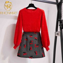 Women Two Piece Set Fashion Fall Winter Yellow Mohair Lanter Sleeve Pullover And Woollen Embroidery Mini Skirt 210506