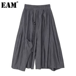 [EAM] High Elastic Waist Grey Pleated Pocket Wide Leg Trousers Loose Fit Pants Women Fashion Spring Summer 1DD6723 210512