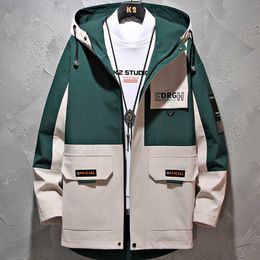 2021Spring Casual Jacket Men Zipper Brand Hooded Windbreaker Big Pockets Fashion Male Ptachwork Waterproof Outwear Size 3XL X0621