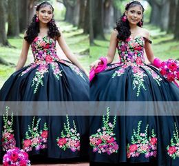 2022 Vintage Floral Appliques Quinceanera Dresses Sweet 16 Girls Ball Gowns Off Shoulder Satin Corset Back Prom Graduation Dress High School