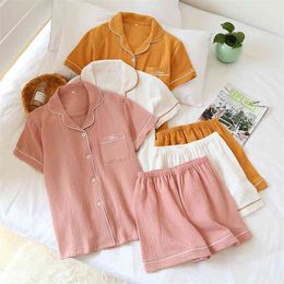 Japanese summer couple pajamas suit cotton crepe ladies solid color simple short-sleeved shirt shorts men's home service 210830