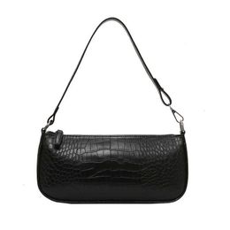 HBP Non-Brand Pattern single shoulder trend crocodile simple hand patent leather bag girl sport.0018