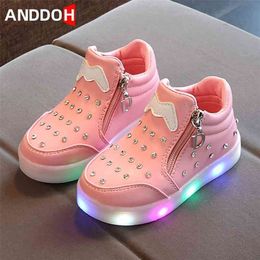 Size 21-30 Girls Led Light Up Shoes Children Wear-resistant Sneakers Baby Anti-slippery Casual Shoes Girls Luminous Sneakers 210326