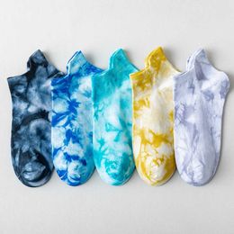 1 pair of men's Harajuku hip-hop socks, dyed novel street skateboard trend couple style X0710