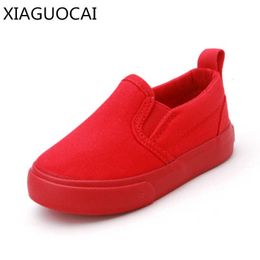 2018 New Arrivals Solid color Unisex Boys Girls canvas Casual shoes Sneakers Slip On Kids Flat Sport Children Cute Shoes C72 10 G1025