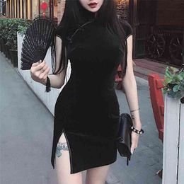 Summer Gothic Women Vintage Dress Side Split Short Sleeve Cheongsam Neck Mini Vestido Harajuku Velvet Punk Club Party Dress 210709