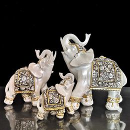 Creative Lucky Elephant Statue Elephant Figurines Resin Office Miniatures Golden Feng Shui Elephant Ornament Home Decoration 210607