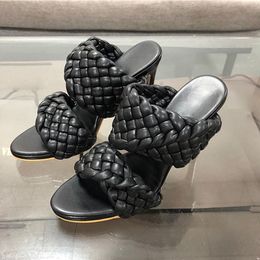 Slippers Genuine Leather omen news Solid Black letterMed size su6 Fashion Designers Slides Flip Flops platform alphabet Foam Runner Fashionable shoes 7.5cm