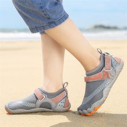 Kids Aqua Shoes Quick Dry Beach Barefoot Boys Girls Light Soft Swimming Camping Wading Sandals Five Fingers Children Y0714