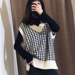 Women Fashion Oversized Houndstooth Knitted Vest Sweater Vintage Sleeveless Side Vents Female Waistcoat Chic Tops 211008