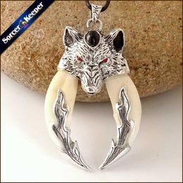 Men's Horde Amulet Necklace Tibetan Amulet Fangs Real Bone Natural Tooth Vintage Wolf Tooth Charm Bear Pendant X0707