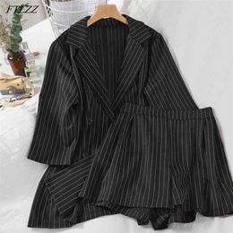 Summer Women Elegant Two Piece Set Office Lady Striped Double Breasted Turn-down Collar Shirt Loose Short Outfits 210430