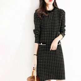 New Arrival Autumn Winter French Women's Plaid Knitted High Waist Elegant Sweater Dress Luxury Casual Slim Dresses Vestido Y1006