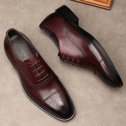 Italy Mens Formal Shoes Genuine Leather Business Round Head Lace Up Wedding Shoes Brogues Black Wine Red Oxford Dress Shoe