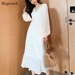 Fashion V-neck Pleated Autumn Dress Women Puff Sleeve Vintage White Elegant Tassel Sexy es Vestido 11901 210512