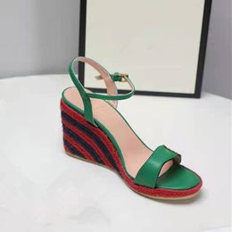 2021Designer womens thick soled fashion sandals luxury platform letter womenss sandal leather high heel slope heels shoes size 35-41