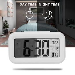 Sveglia digitale a LED Orologio elettronico Smart Mute Retroilluminazione Display Temperatura Calendario Funzione snooze Sveglia RRD6922