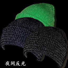 The latest party hat, night reflective winter ski knitted hat, a variety of styles to choose from, support custom logo
