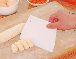 Trapezoidal Food-grade Plastic Scraper DIY Butter Knife Plastic Cake Dough Pastry Cutter Kitchen Baking Tools JJE10674