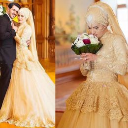 2022 Gold Muslim Wedding Dresses Bridal Gown with Long Sleeves Tiered Lace Applique High Neck Tulle Beaded Sweep Train vestido de novia