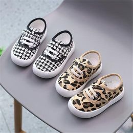 Leopard Children's Canvas Shoes Baby First Walkers Breathable Girls Flats Boys Soft Bottom Non-slip Sneakers 2022 Spring New babys Toddler Shoes
