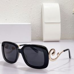 Nuovi occhiali da sole Designer SpR1052 Mens Luxury Brand Sunglasses moda Trend Personalità Templi di metallo Occhiali da uomo Guida all'aperto Anti-UV400 con scatola