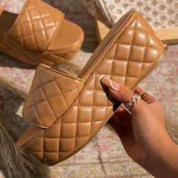 Slippers Designer Sandals Women Shoes 2022 Summer Wedge Platform Ladies Casual Thick Bottom Heels Female Flip Flops