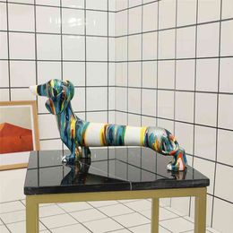 Art Colour Cartoon Dachshund Dog Resin Crafts Animal Modern Creative Home Bedroom Decoration Living Room Gift 210924