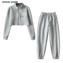 2 piece Set Streetwear Solid Colour Grey Quilting Plaid Crop Sweatshirt Elastic Waist Cargo Sports Pants Women Joggers Hoodies 210429