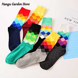 Men's Business Fashion Coloured Socks Men's Happy Funny Socks Diamond Stripe Geometric Pattern Design Coloured Socks X0710