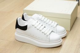 Lyxig designer kvinnor män sneakers löparskor casual platt sko topp kvalitet sport äkta läder mocka storlek 35-44 med box f887