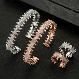 Luxury 2PCS Dubai Bangle Ring Fashion Jewellery Sets For Women Wedding Engagement brincos para as mulheres HXB005 H1022