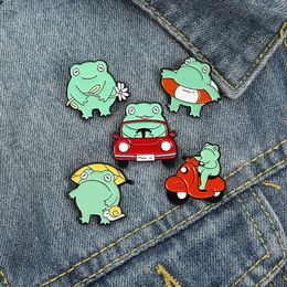 Cute Green Color Frog Enamel Brooches Pin for Women Fashion Dress Coat Shirt Demin Metal Funny Brooch Pins Badges Promotion Gift