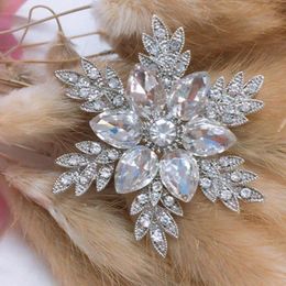 -Pines, Broches Dream Candy Exquisito Copo de nieve de cristal para las mujeres Joyas de boda Rhinestone Broche Abrigo Accesorios CORSION PIN 2021
