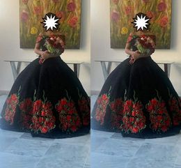 2021 Vintage Black Mexican Quinceanera Dresses Charro Flower Printed Floral Appliques Off Shoulder Ball Gowns Puffy Sweet 15 16 Girls Party