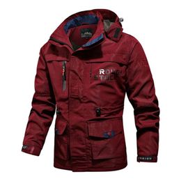 Fashion Men Outdoor Jacket Spring Autumn Thin Windbreaker Breathable Coat Windproof Waterproof Hiking Casual Outwear 210928