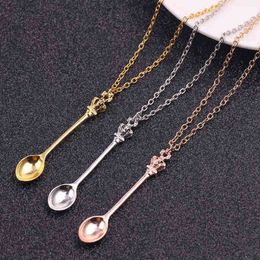 Newest Snuff Snorter Sniffer Powder Spoon Portable Necklace Wax Scoop Hookah Herb Smoking Pipe Crown Mini Teapot Accessories XJY11
