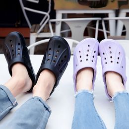 2024 Wholesale Take a Walk Men Women Walking Colourful Slippers Shower Room Indoor Sandy Beach Hole Shoes Soft Bottom Sandals 10a