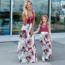 Mommy And Me Daughter Matching Dress Family Outfits Sleeveless Patchwork Long es Mom Vestito Look Mum Flower 210724