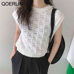 O-Neck Sleeveless Tank Tops Women Summer Hollow Out Beading Pearl Vest Female White Blouse Streetwear Elegant T-Shirts 210601