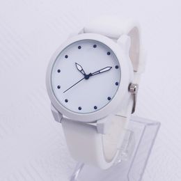 2021 Wholesale Quartz Battery luxury Watches for Men Silicone Strap 40mm Watch