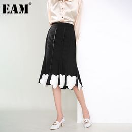[EAM] Black Flower Decoration Fishtail High Elastic Waist Half-body Skirt Women Fashion Spring Autumn 1DD322501 210512