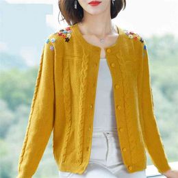 Autumn Winter Women's Sweater Korean Style Embroidered Thin Knit Top Loose Long-sleeved Short Female Cardigan Coats GX759 210507