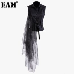 [EAM] Spring Summer Lapel Sleeveless Black Irregular Bandage Mesh Stitch Loose Shirt Women Blouse Fashion JT870 21512