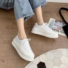 Korean Bread Women Version New All match Leather Casual Shoes Thick Soled Student Board Sneakers Luxe Marque A